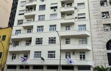 Imagem: O apartamento possui 2 Dormitórios, Acomodam 4 pessoas e está