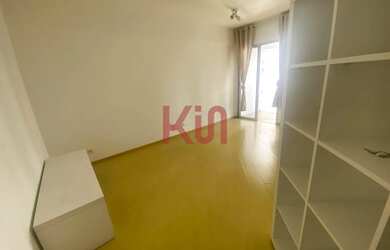 Imagem: O apartamento possui 1 Dormitório, 1 Banheiro, 1 Vaga na garagem