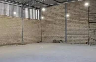 Imagem: GALPÃO COM 300m²