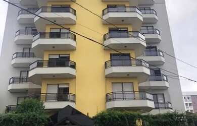 Imagem: O apartamento possui 3 Dormitórios, 1 Banheiro, 1 Vaga na garagem