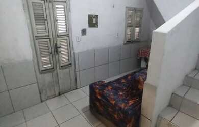 Imagem: A casa possui 2 Dormitórios, 1 Banheiro e está localizado