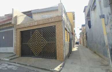 Imagem: A casa possui 2 Dormitórios, 2 Banheiros, 1 Vaga na garagem