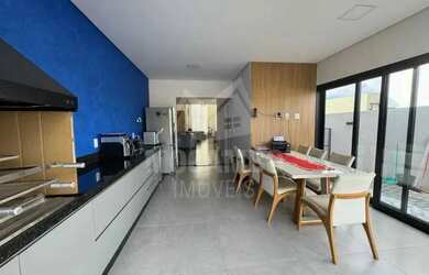 Imagem: A casa em condomínio possui 3 Dormitórios, 5 Banheiros, 2