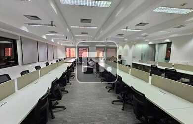 Imagem: O depósito possui 5 Vagas na garagem, 270m² de Área e está