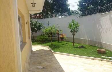 Imagem: A casa possui 2 Dormitórios, 4 Banheiros, 3 Vagas na garagem