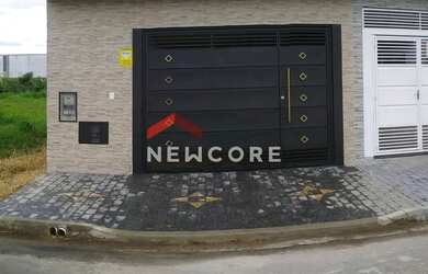 Imagem: A casa possui 3 Dormitórios, 2 Banheiros, 1 Vaga na garagem