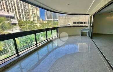 Imagem: O apartamento possui 4 Dormitórios, 5 Banheiros, 3 Vagas na