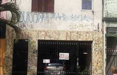 Imagem: A casa possui 3 Dormitórios, 2 Banheiros, 1 Vaga na garagem