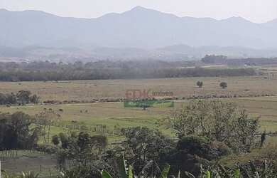 Imagem: O terreno possui 551m² de Área, Imóvel novo e está localizado