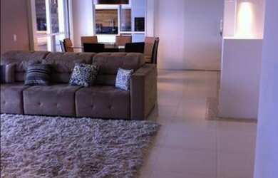 Imagem: O apartamento possui 3 Dormitórios, 5 Banheiros, 2 Vagas na