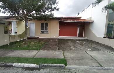 Imagem: A casa em condomínio possui 3 Dormitórios, 1 Banheiro, 1 Vaga