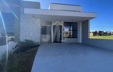 Imagem: A casa em condomínio possui 3 Dormitórios, 2 Banheiros, 2