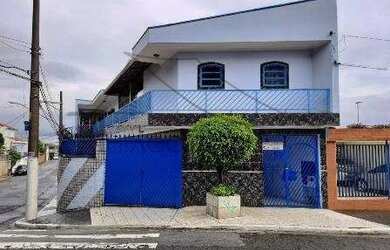 Imagem: A casa possui 2 Dormitórios, 2 Banheiros, 3 Vagas na garagem