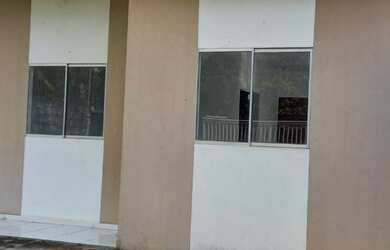 Imagem: A casa possui 2 Dormitórios, 1 Banheiro, 2 Vagas na garagem