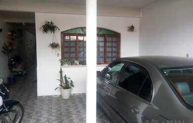 Imagem: A casa possui 3 Dormitórios, 3 Banheiros, 165m² de Área e