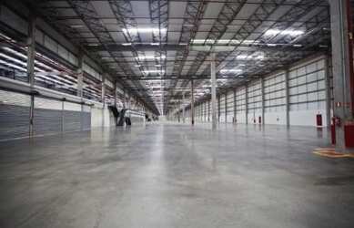 Imagem: O depósito possui 5 Vagas na garagem, 2806m² de Área e está