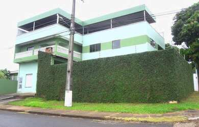 Imagem: A casa possui 4 Dormitórios, 2 Banheiros, 420m² de Área e