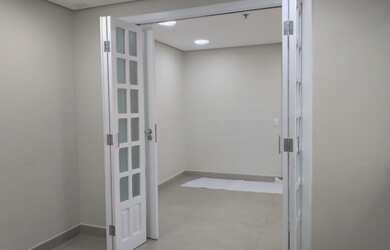 Imagem: O depósito à venda possui 1 Vaga na garagem e 35m² de Área