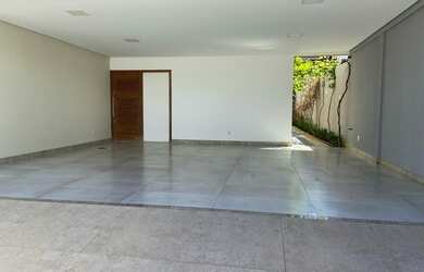 Imagem 2: Casa na Aruana. Piscina, Guarda roupa, 450m² de Áreae4 Vagas na garagem