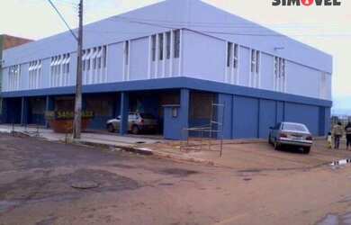 Imagem: O depósito possui 5 Vagas na garagem e 1500m² de Área e está