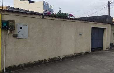 Imagem: A casa possui 3 Dormitórios, 3 Banheiros, 3 Vagas na garagem