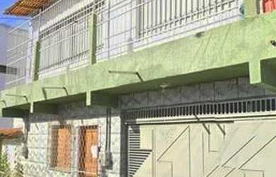 Imagem: A casa possui 3 Dormitórios, 1 Banheiro, 1 Vaga na garagem