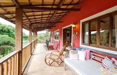 Imagem: A casa em condomínio possui 4 Dormitórios, 5 Banheiros, 5