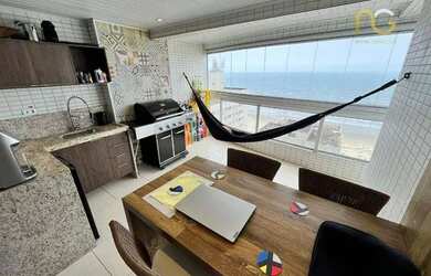 Imagem: O apartamento possui 4 Dormitórios, 5 Banheiros, 3 Vagas na