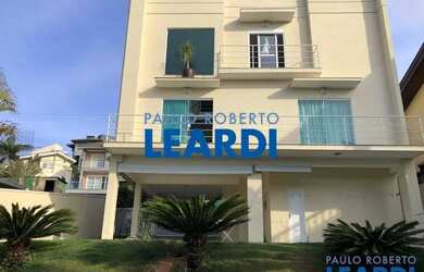 Imagem: A casa em condomínio possui 3 Dormitórios, 5 Banheiros, 4