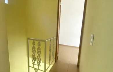 Imagem: A casa em condomínio possui 2 Dormitórios, 2 Banheiros, 1