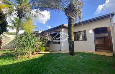 Imagem: A casa em condomínio possui 3 Dormitórios, 2 Banheiros, 2