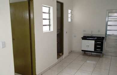 Imagem: A casa possui 1 Dormitório, 1 Banheiro, 25m² de Área e está