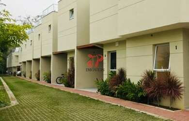 Imagem: A casa possui 4 Dormitórios, 4 Banheiros, 2 Vagas na garagem