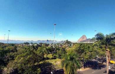 Imagem: O apartamento possui 4 Dormitórios, 5 Banheiros, 2 Vagas na