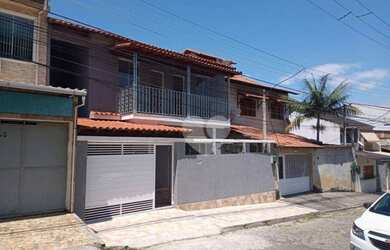 Imagem: A casa possui 3 Dormitórios, 2 Banheiros, 1 Vaga na garagem