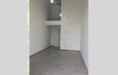 Imagem: O depósito possui 5 Vagas na garagem, 32m² de Área e está