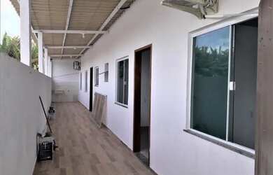 Imagem: A casa em condomínio possui 3 Dormitórios, 1 Banheiro, 1 Vaga