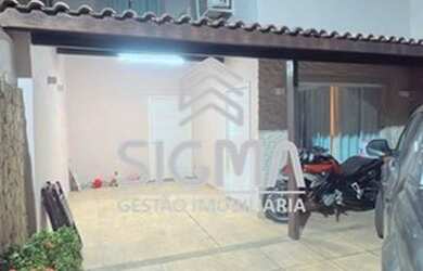 Imagem: A casa possui 3 Dormitórios, 4 Banheiros, 2 Vagas na garagem