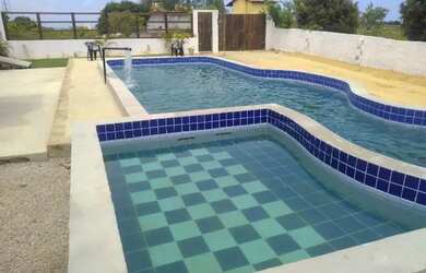 Imagem: A casa possui 4 Dormitórios e está localizado em Conde, PB