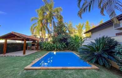 Imagem: A casa em condomínio possui 4 Dormitórios, 1 Banheiro, 4 Vagas