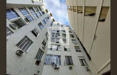 Imagem: O apartamento possui 2 Dormitórios, 2 Banheiros, 72m² de Área