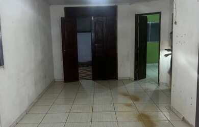 Imagem: A casa possui 2 Dormitórios, 1 Banheiro e está localizado