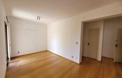 Imagem: O apartamento possui 1 Dormitório, 2 Banheiros, 1 Vaga na garagem