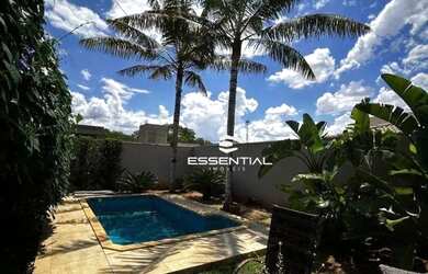 Imagem: A casa em condomínio possui 3 Dormitórios, 4 Banheiros, 4