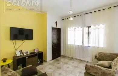 Imagem: A casa possui 2 Dormitórios, 1 Banheiro, 2 Vagas na garagem