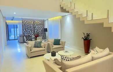 Imagem: A casa em condomínio possui 4 Dormitórios, 5 Banheiros, 4