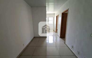 Imagem: A casa possui 2 Dormitórios, 1 Banheiro, 2 Vagas na garagem