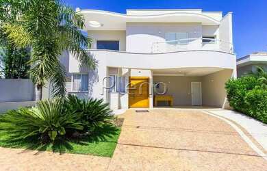 Imagem: A casa em condomínio possui 3 Dormitórios, 2 Banheiros, 4