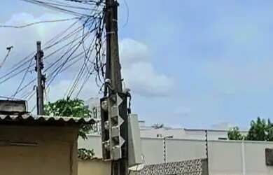 Imagem: A casa possui 5 Dormitórios, 1 Banheiro, 4 Vagas na garagem