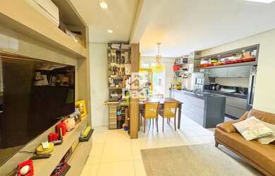 Imagem: O apartamento possui 2 Dormitórios, 2 Banheiros, 2 Vagas na